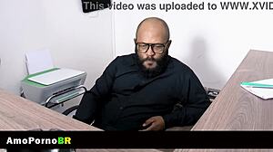 पोर्न वीडियो एक गन्दा फेसियल के साथ समाप्त होता है