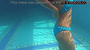 Mia Ferraris v modrej spodnej bielizni a fajčení horúceho tela v horúcom videu